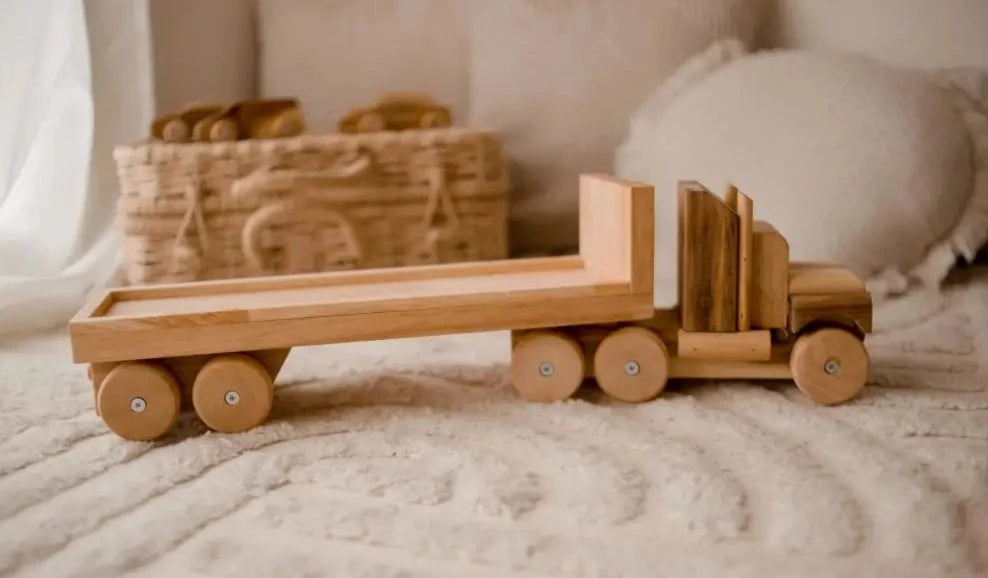wooden tractor & trailer